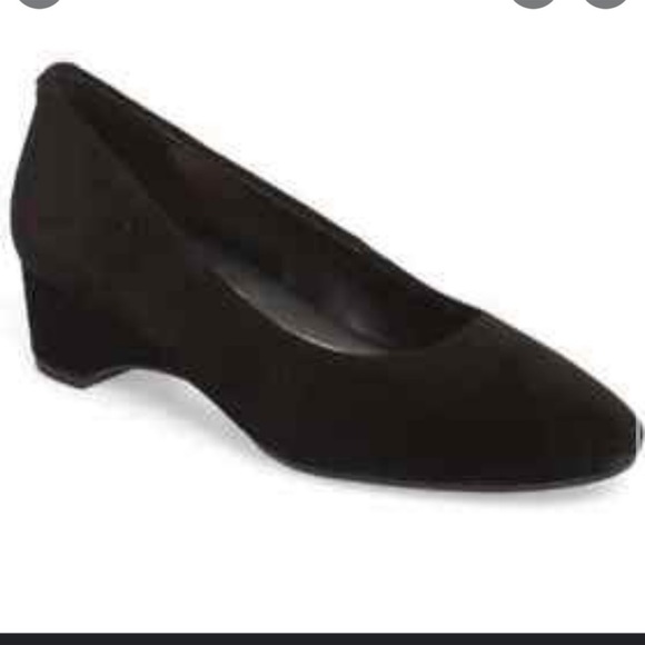 Taryn Rose
Babs Suede Demi-Wedge Comfort Pumps Black Suede - Picture 9 of 10